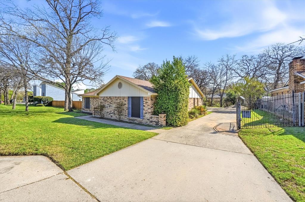 1503 North Fielder Road Arlington, TX 76012 - Photo 2 of 40 Gallery Image 2