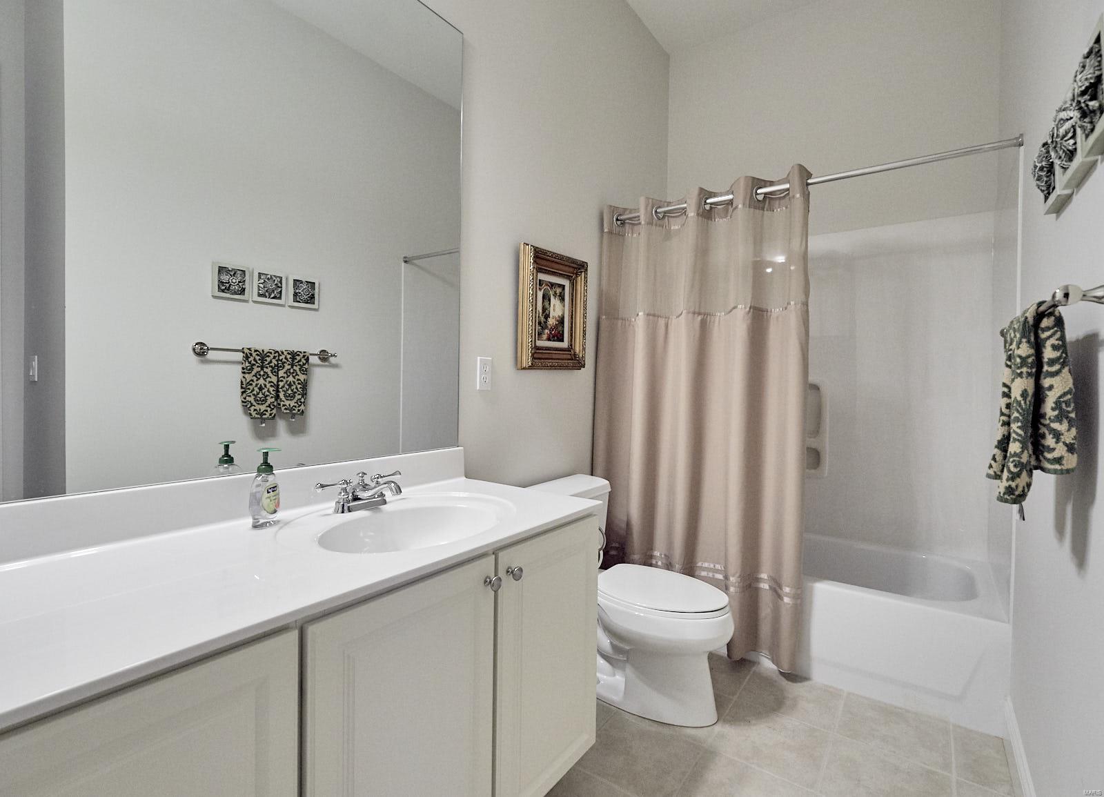 1982 Chesterfield Ridge Circle Chesterfield, MO 63017 - Photo 29 of 33 Gallery Image 29