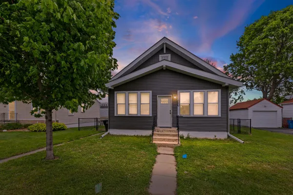 $339,900 | 627 4th Avenue West, Shakopee, MN 55379