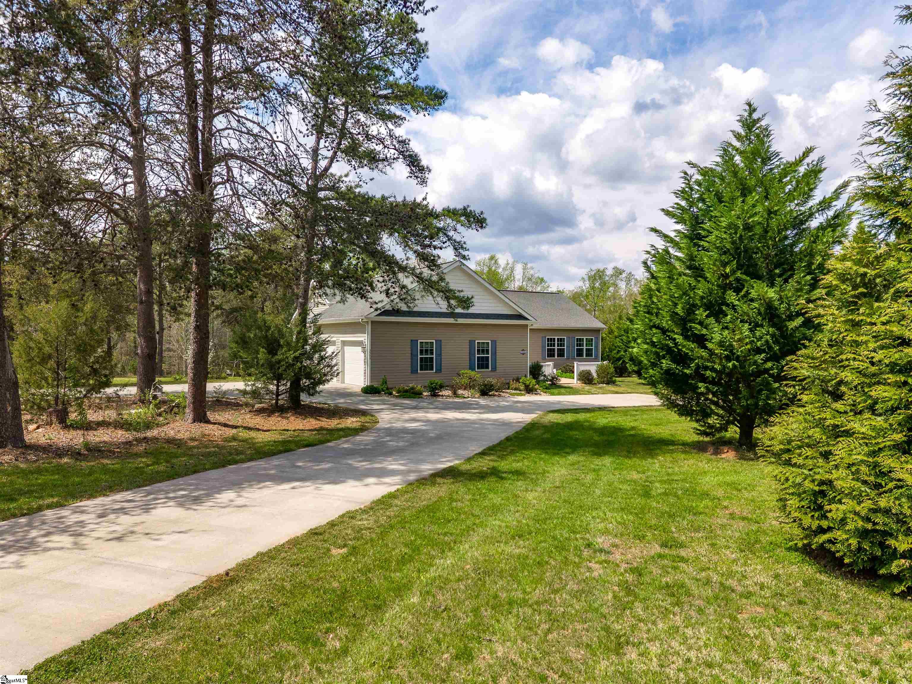 2500 South Blackstock Road Landrum, SC 29356 - Photo 4 of 49