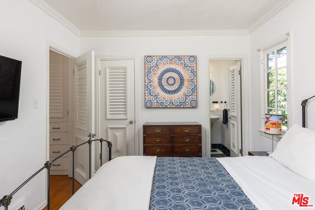 a view of livingroom with furniture and flat screen tv