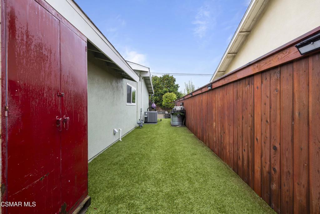 1231 Bluebell Street Oxnard, CA 93036 - Photo 39 of 44