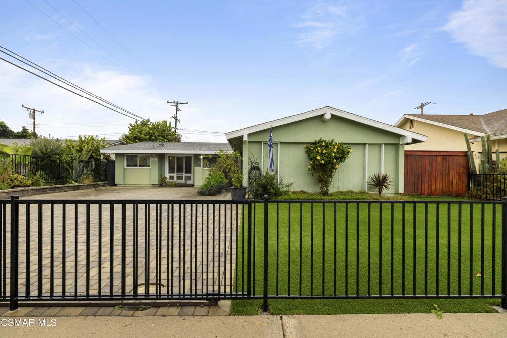 1231 Bluebell Street Oxnard, CA 93036 - Photo 43 of 44 a view of a house with a yard