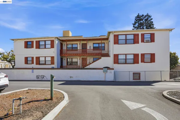 $1,300,000 | 712 Santa Clara Avenue, Alameda, CA 94501