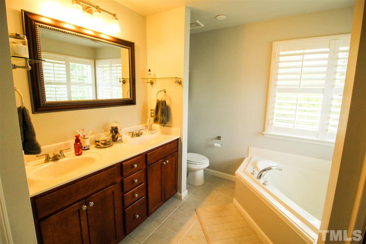 101 Riley Oaks Lane Apex, NC 27539 - Photo 14 of 25 Gallery Image 14