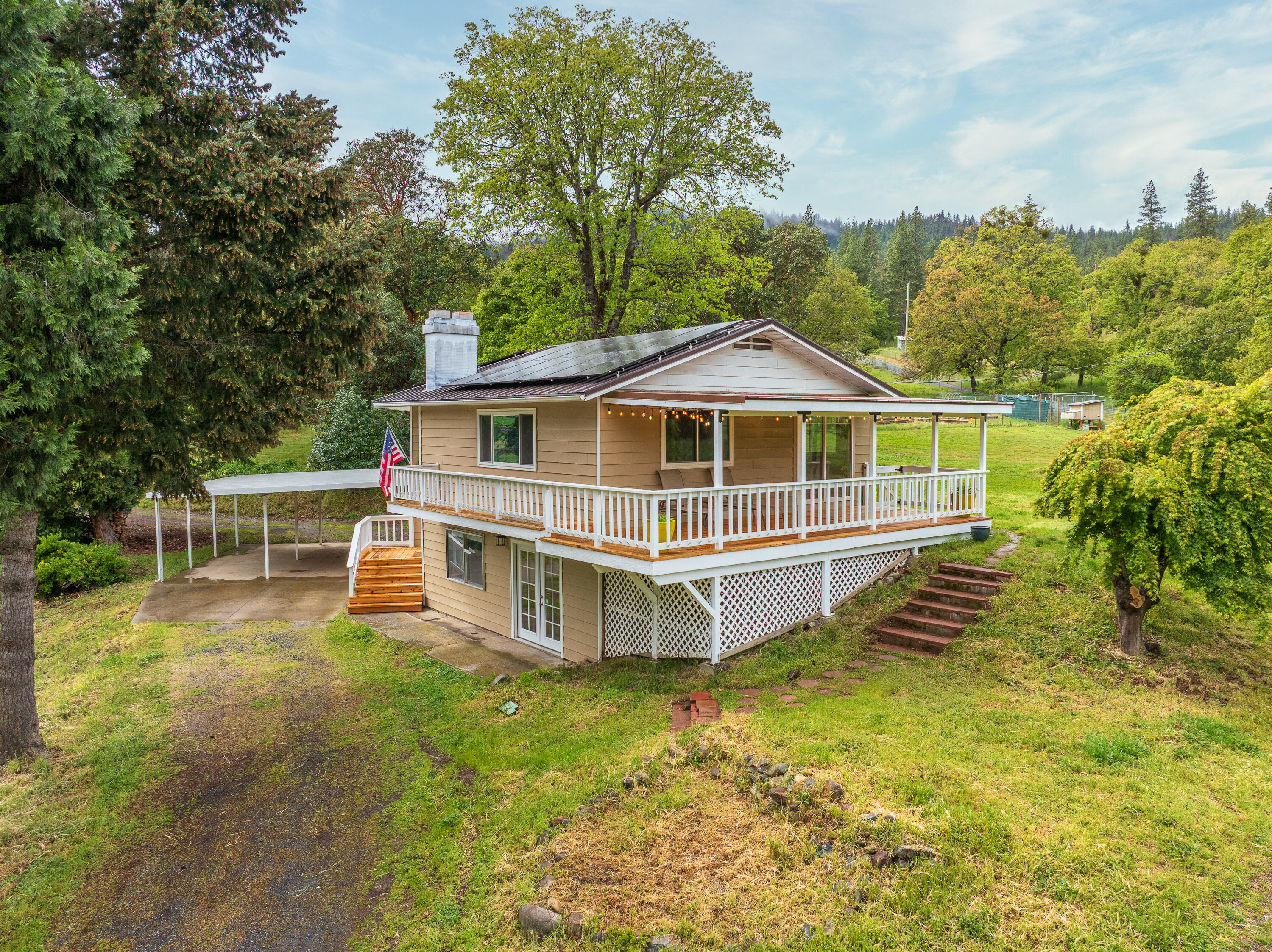 7680 Upper Applegate Road Jacksonville, OR 97530 - Photo 34 of 43 34