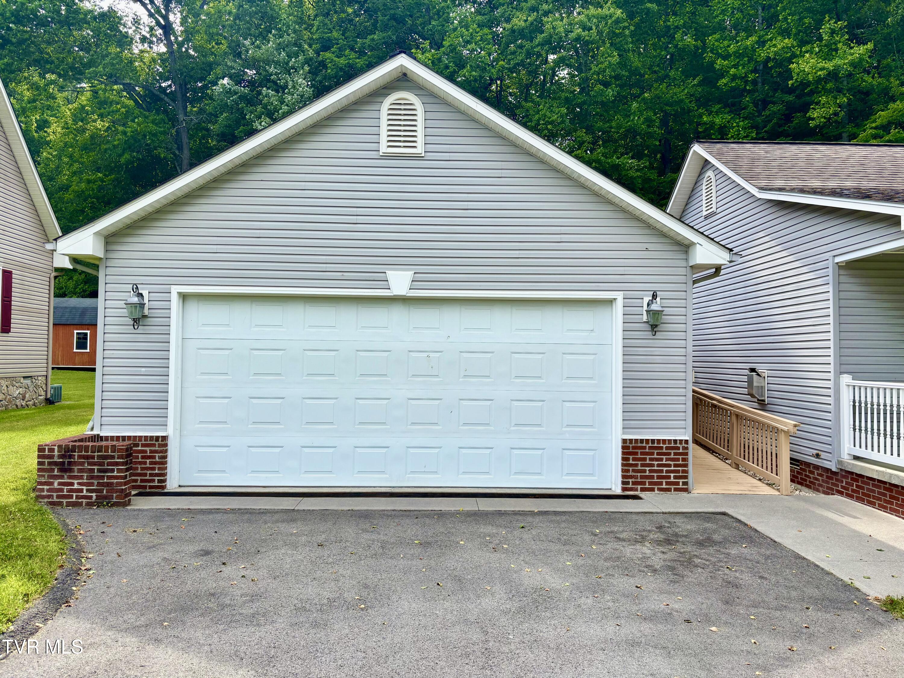 2251 Mountain Laurel Road Northeast Norton, VA 24273 - Photo 15 of 97 IMG_0618