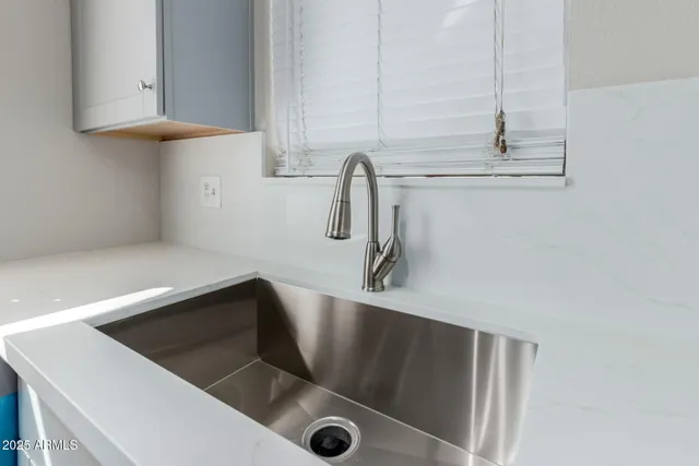 a close view of sink