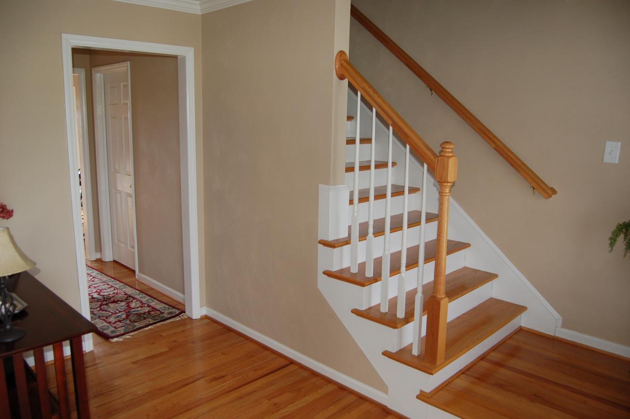 5626 Cortland Road Roanoke, VA 24019 - Photo 6 of 14 Foyer (2)