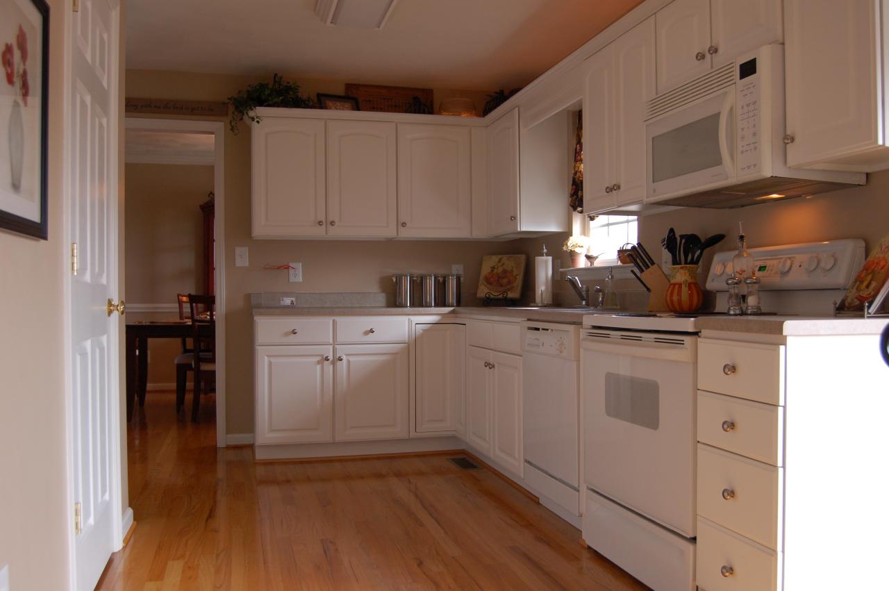 5626 Cortland Road Roanoke, VA 24019 - Photo 9 of 14 Kitchen