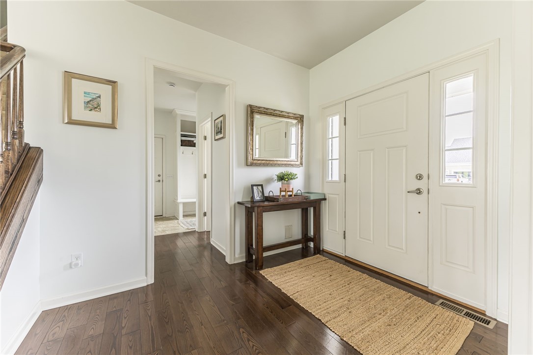 3916 Rileys Run Canandaigua, NY 14424 - Photo 2 of 28
