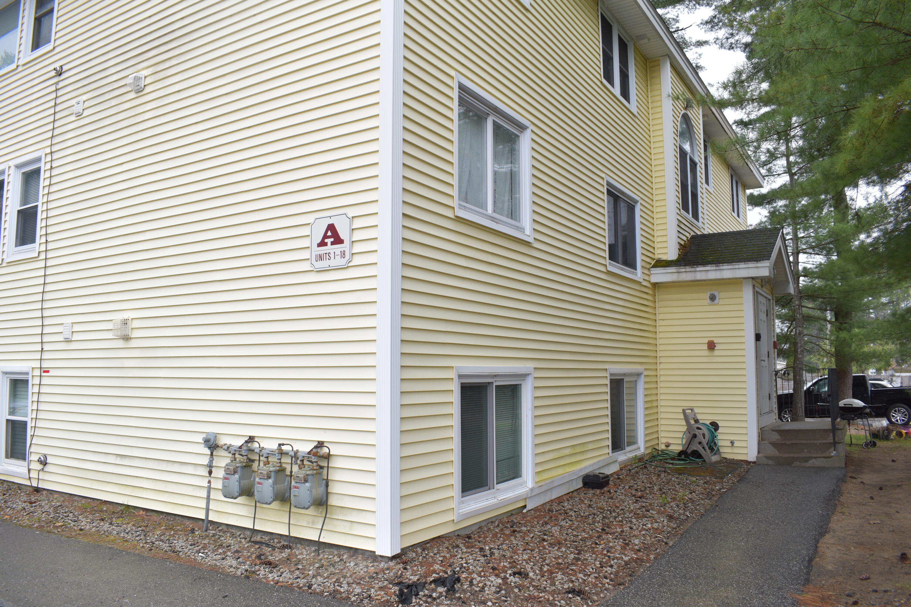 18 Smithwheel Road, Unit 12 Old Orchard Beach, ME 04064 - Photo 3 of 18 MOB_3410