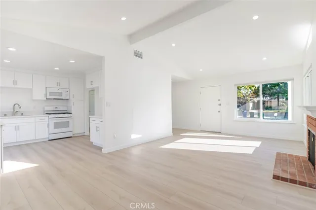 $3,750 | 9551 Gierson Avenue, Chatsworth, CA 91311