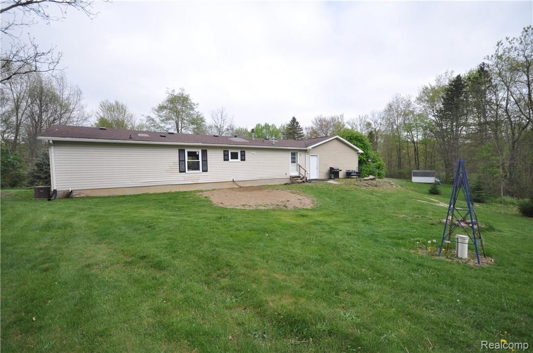 5520 7 Mile Road South Lyon, MI 48178 - Photo 25 of 25 DSC_0011.JPG