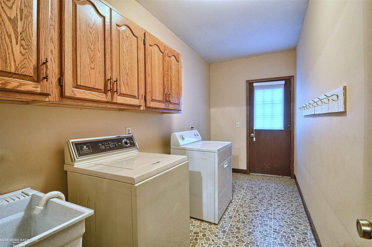1935 Marcastle Court Rochester Hills, MI 48309 - Photo 28 of 33