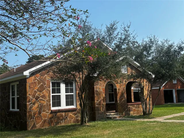 $1,500 | 1671 Highway 190, Huntsville, TX 77340