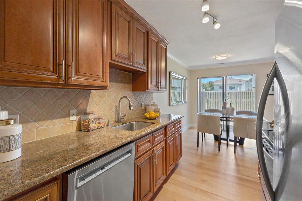 255 South Rengstorff Avenue, Unit 39 Mountain View, CA 94040 - Photo 3 of 26 Gallery Image 3