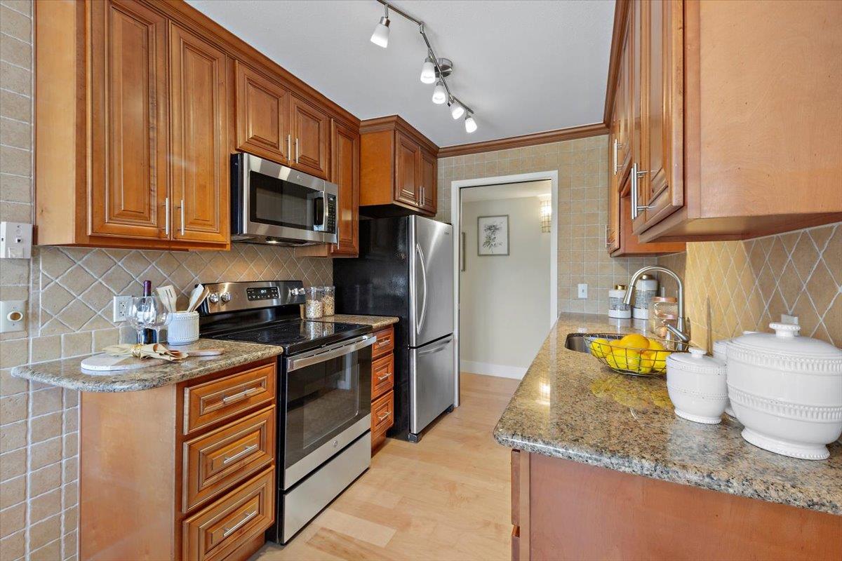 255 South Rengstorff Avenue, Unit 39 Mountain View, CA 94040 - Photo 4 of 26 Gallery Image 4