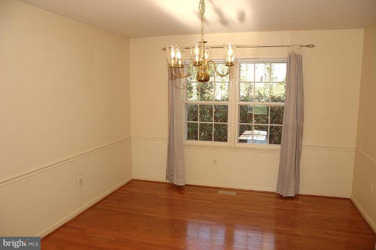 10179 Red Spruce Road Fairfax, VA 22032 - Photo 3 of 17 Dining Room