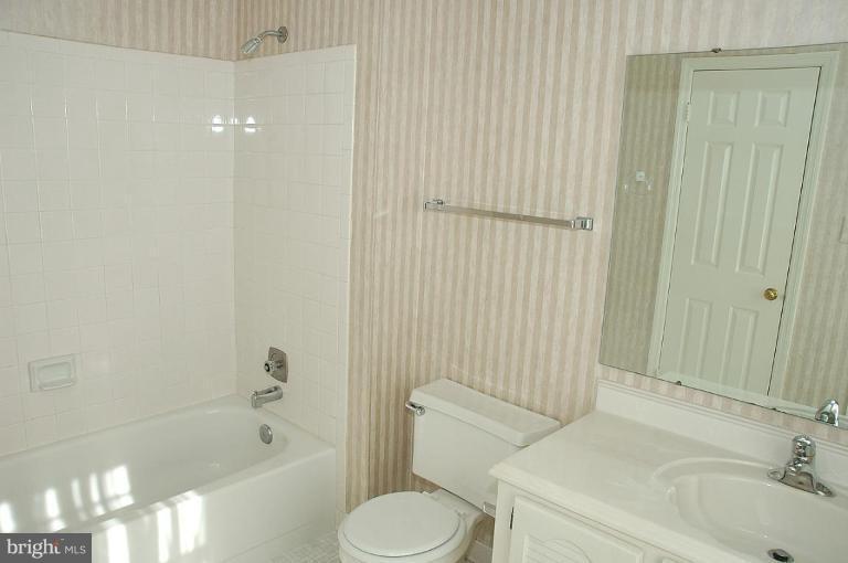 10179 Red Spruce Road Fairfax, VA 22032 - Photo 10 of 17 Master Bath