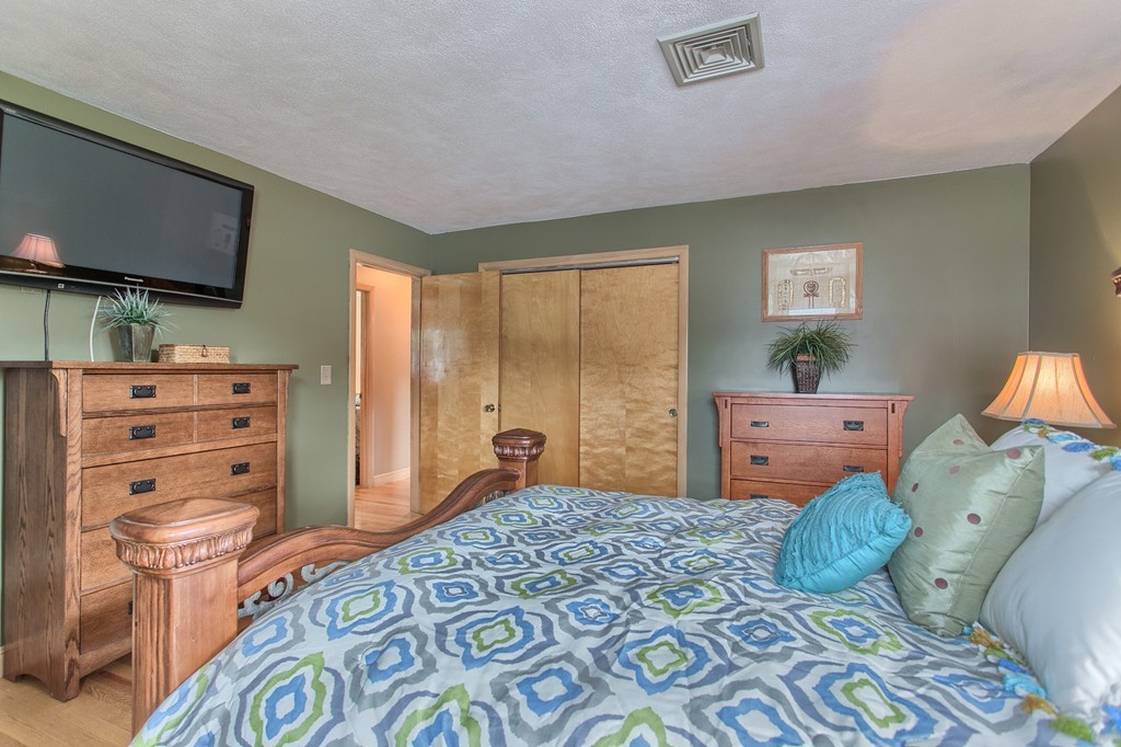 3 Gates Road Peabody, MA 01960 - Photo 13 of 28