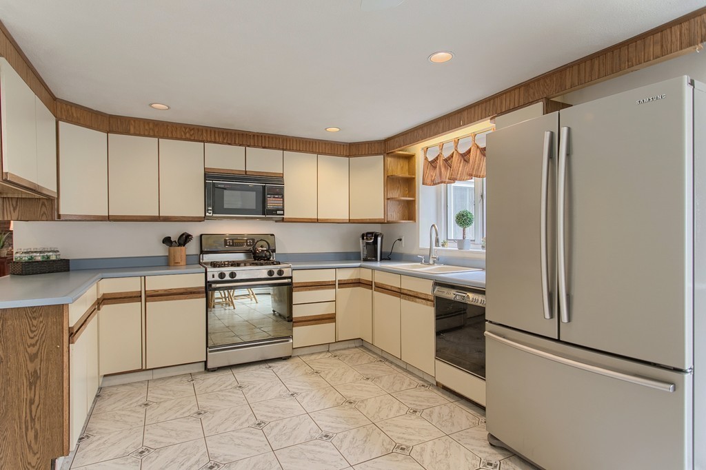 3 Gates Road Peabody, MA 01960 - Photo 23 of 28