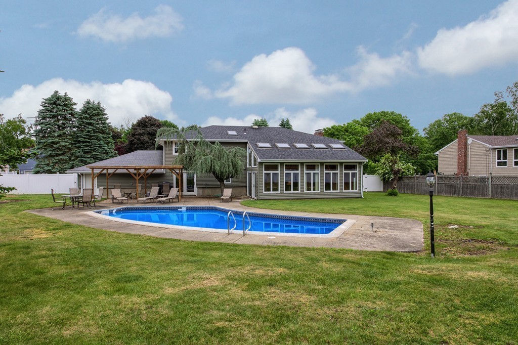 3 Gates Road Peabody, MA 01960 - Photo 28 of 28