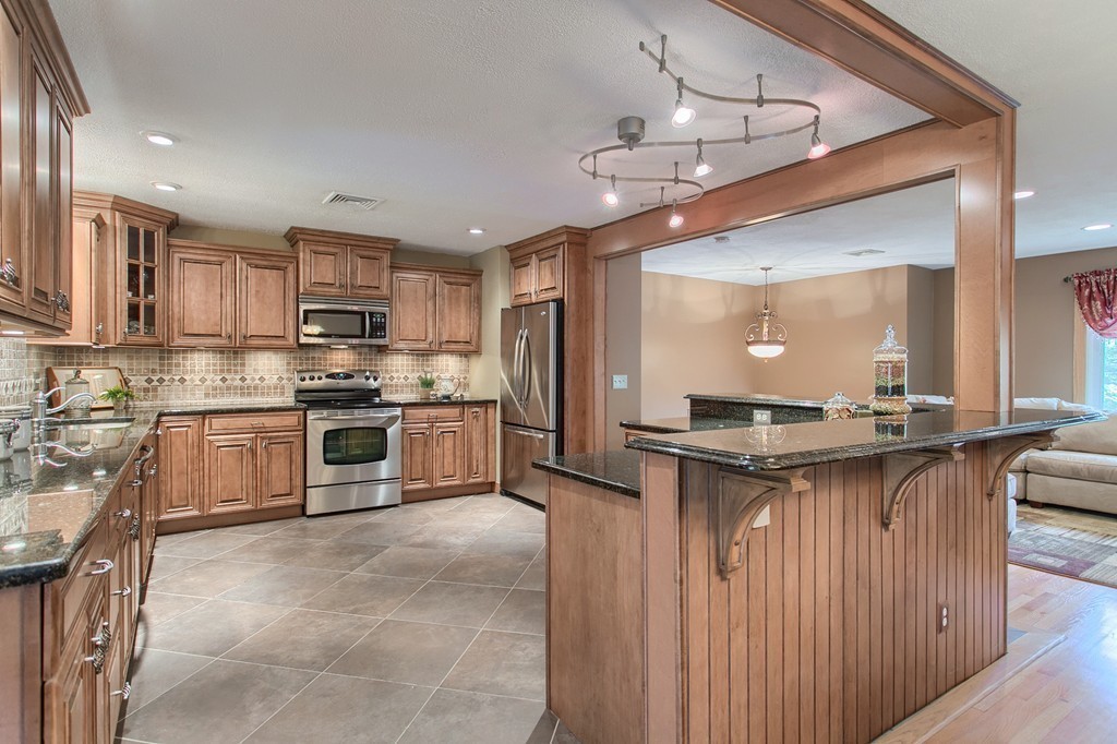 3 Gates Road Peabody, MA 01960 - Photo 7 of 28