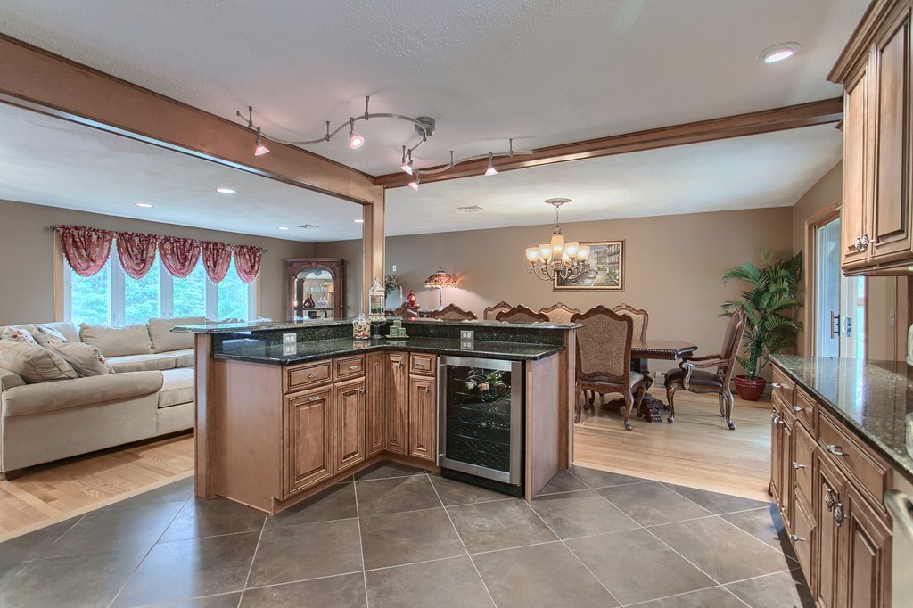 3 Gates Road Peabody, MA 01960 - Photo 10 of 28