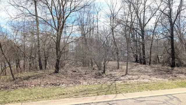 $39,900 | 901 Thomas Trail, Unit 1, Waupaca, WI 54981