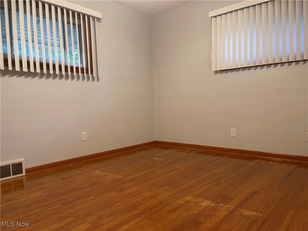 835 Pendley Road Willowick, OH 44095 - Photo 17 of 27 Bedroom 2