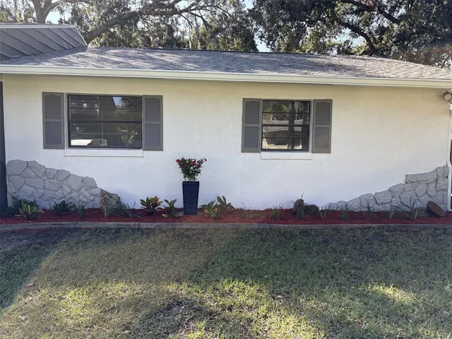 a front view of house with yard