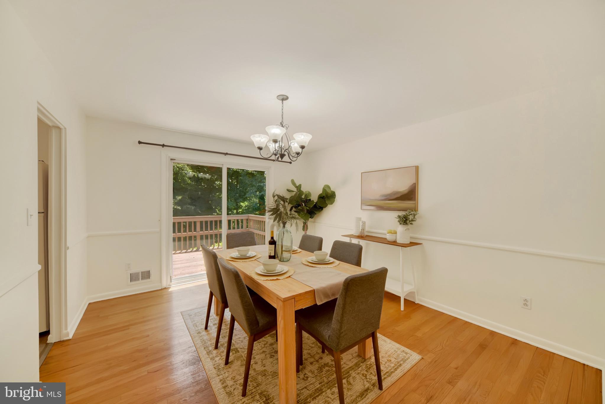403 Old Orchard Road Baltimore, MD 21229 - Photo 4 of 37 Dining Room