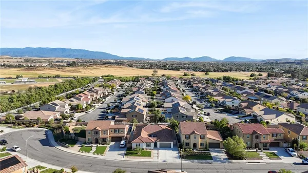$929,900 | 32743 Cherokee Rose Street, Winchester, CA 92596