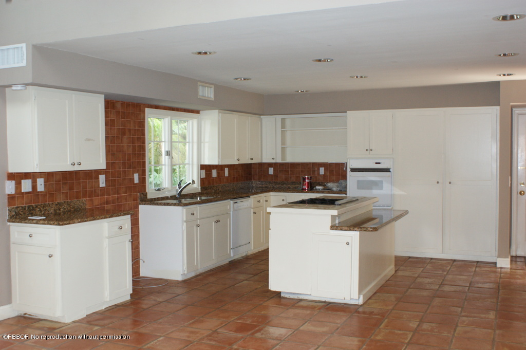 230 Arabian Road Palm Beach, FL 33480 - Photo 8 of 11 Kitchen
