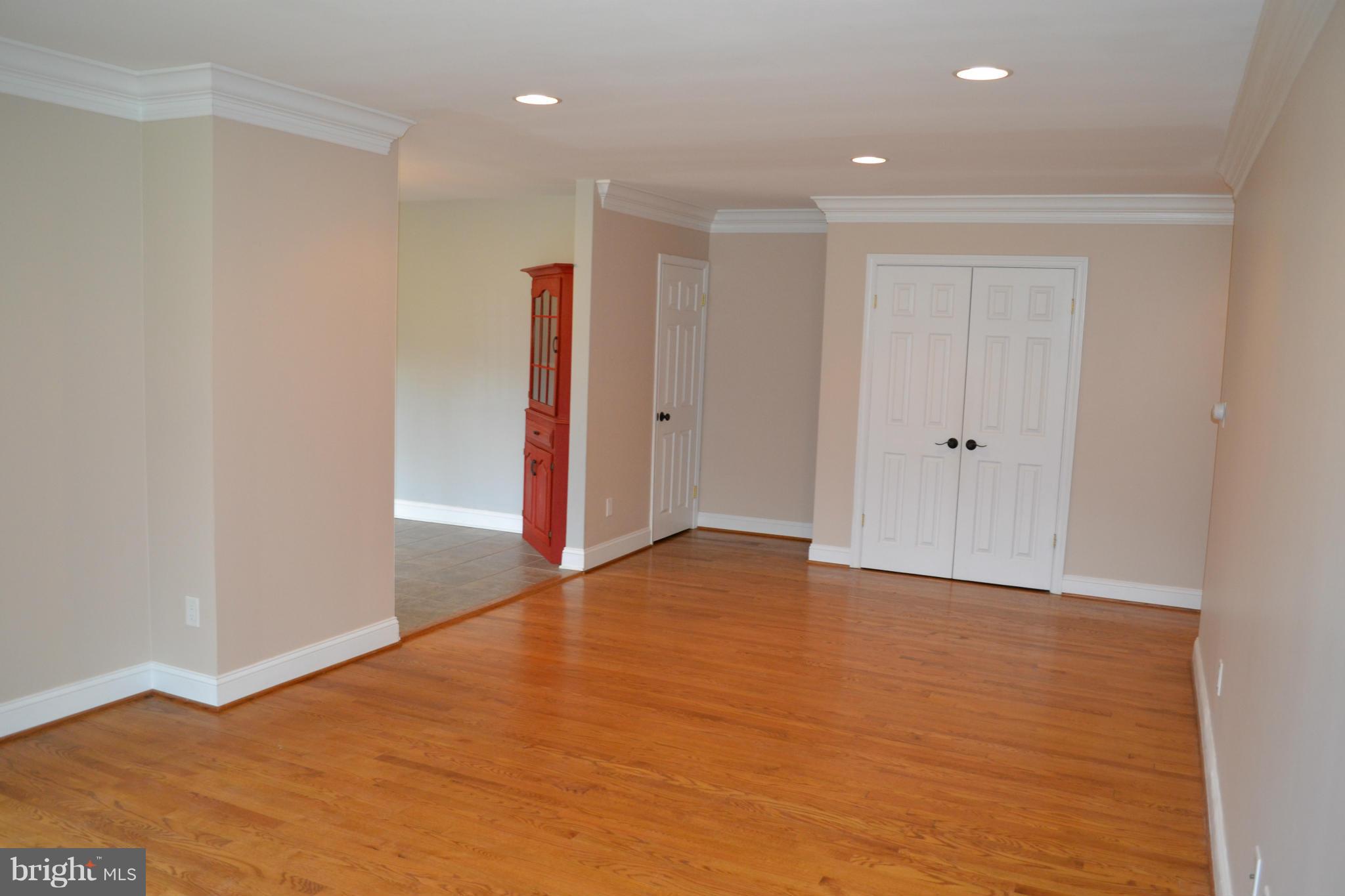 611 St Francis Road Baltimore, MD 21286 - Photo 13 of 29 Family Room