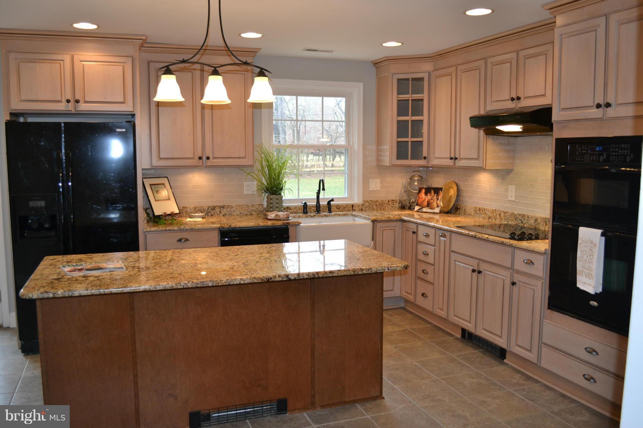611 St Francis Road Baltimore, MD 21286 - Photo 9 of 29 Kitchen