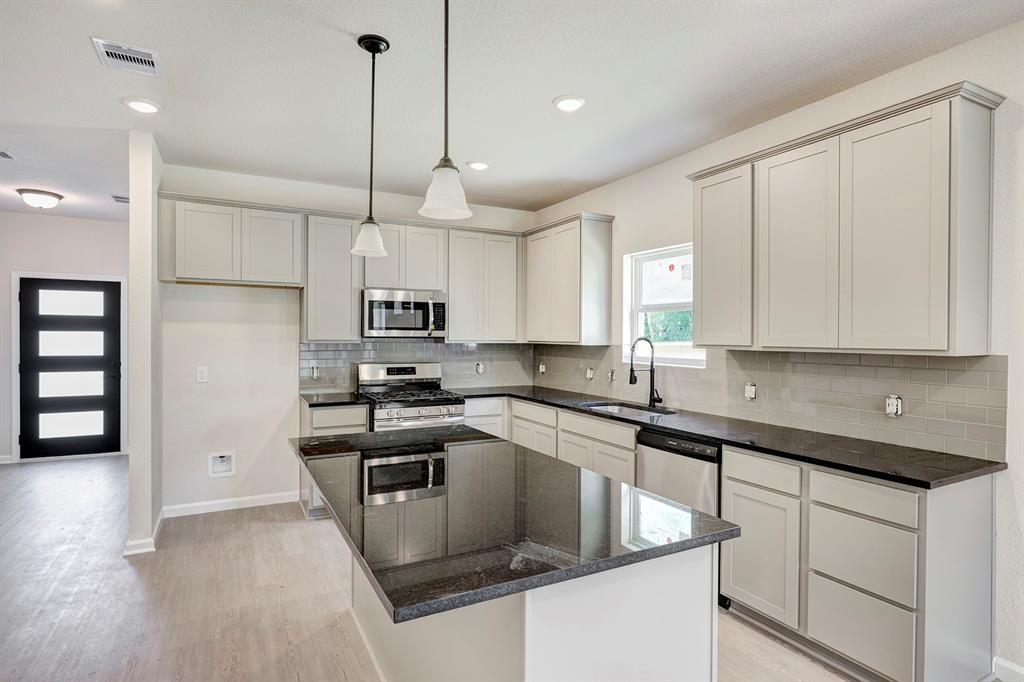 408 Heritage Grv Road Blue Ridge, TX 75424 - Photo 5 of 18 The Davenport II- Kitchen