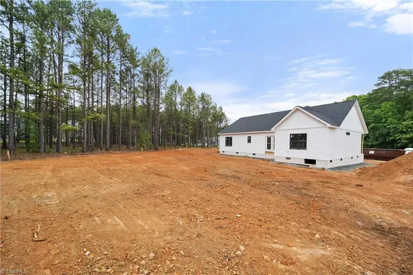 $409,900 | 410 Potters Landing, Denton, NC 27239