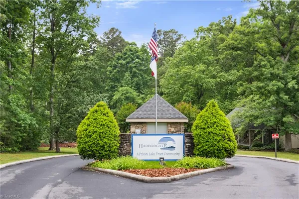 $409,900 | 410 Potters Landing, Denton, NC 27239