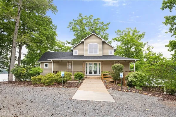 $409,900 | 410 Potters Landing, Denton, NC 27239