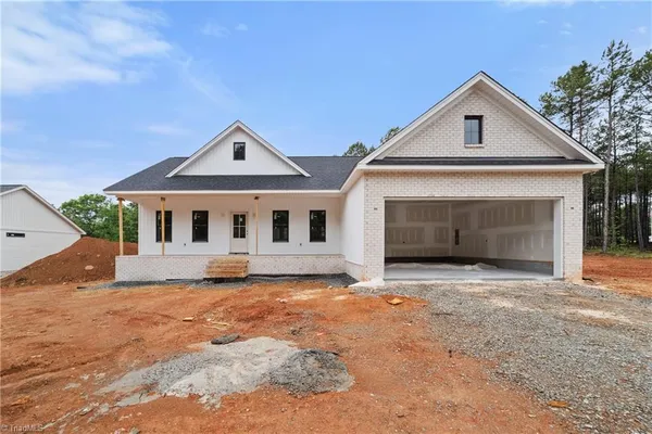 $409,900 | 410 Potters Landing, Denton, NC 27239