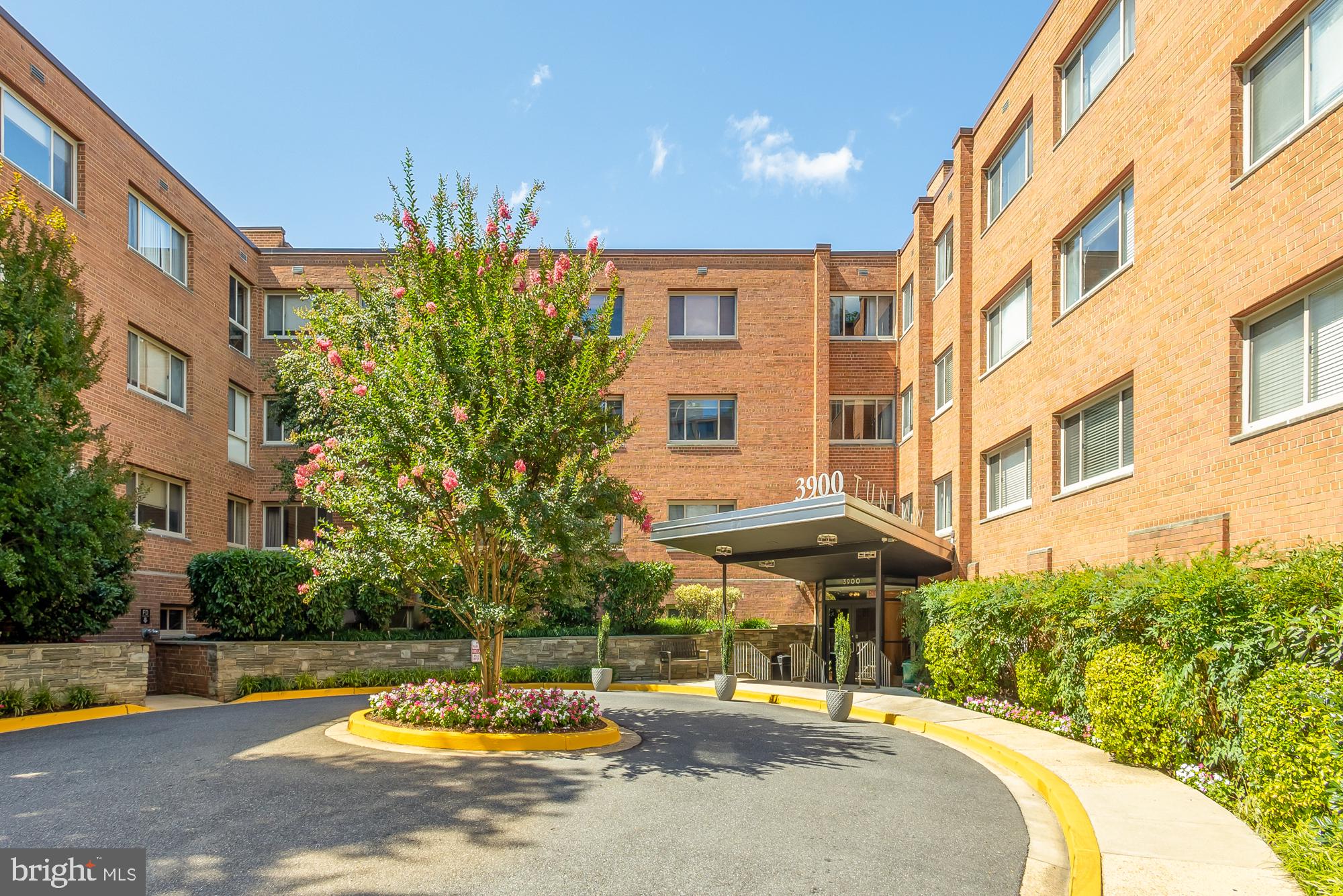 3900 Tunlaw Road Northwest, Unit 205 Washington, DC 20007 - Photo 1 of 39 Front exterior