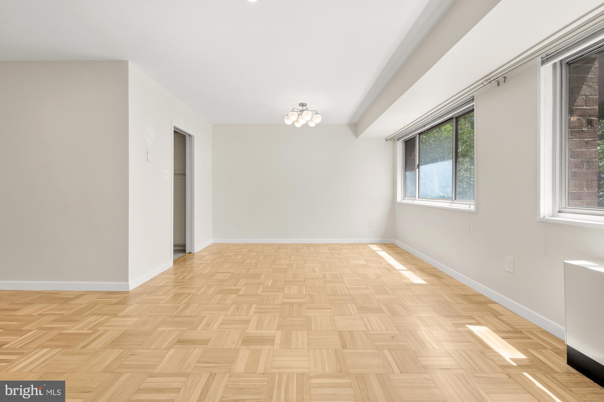 3900 Tunlaw Road Northwest, Unit 205 Washington, DC 20007 - Photo 12 of 39 Dining area