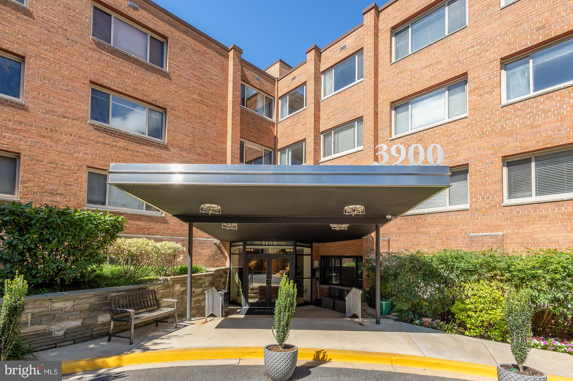 3900 Tunlaw Road Northwest, Unit 205 Washington, DC 20007 - Photo 3 of 39 Building entrance
