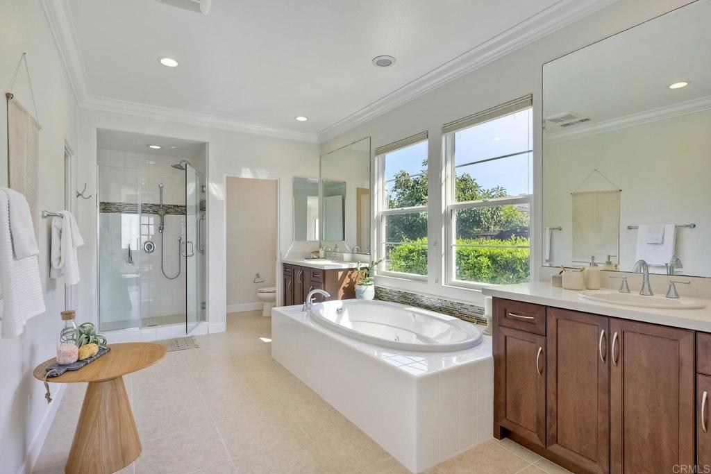 7127 Sitio Caliente Carlsbad, CA 92009 - Photo 13 of 24