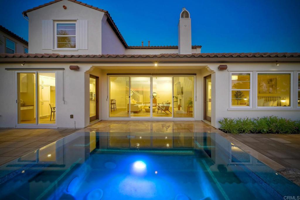 7127 Sitio Caliente Carlsbad, CA 92009 - Photo 10 of 24 a view of an indoor swimming pool