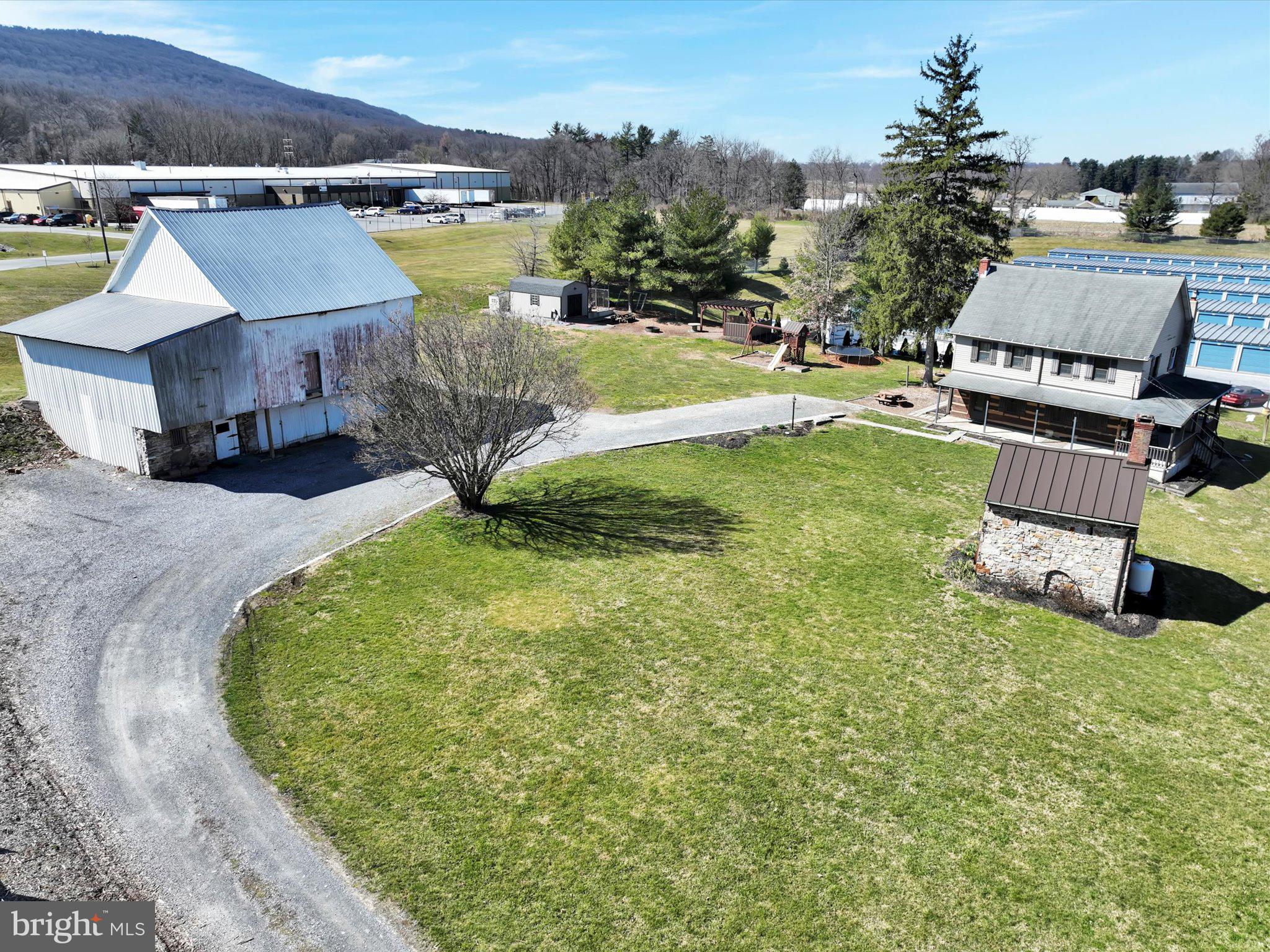 328 Hill Road Womelsdorf, PA 19567 - Photo 2 of 40 Gallery Image 2