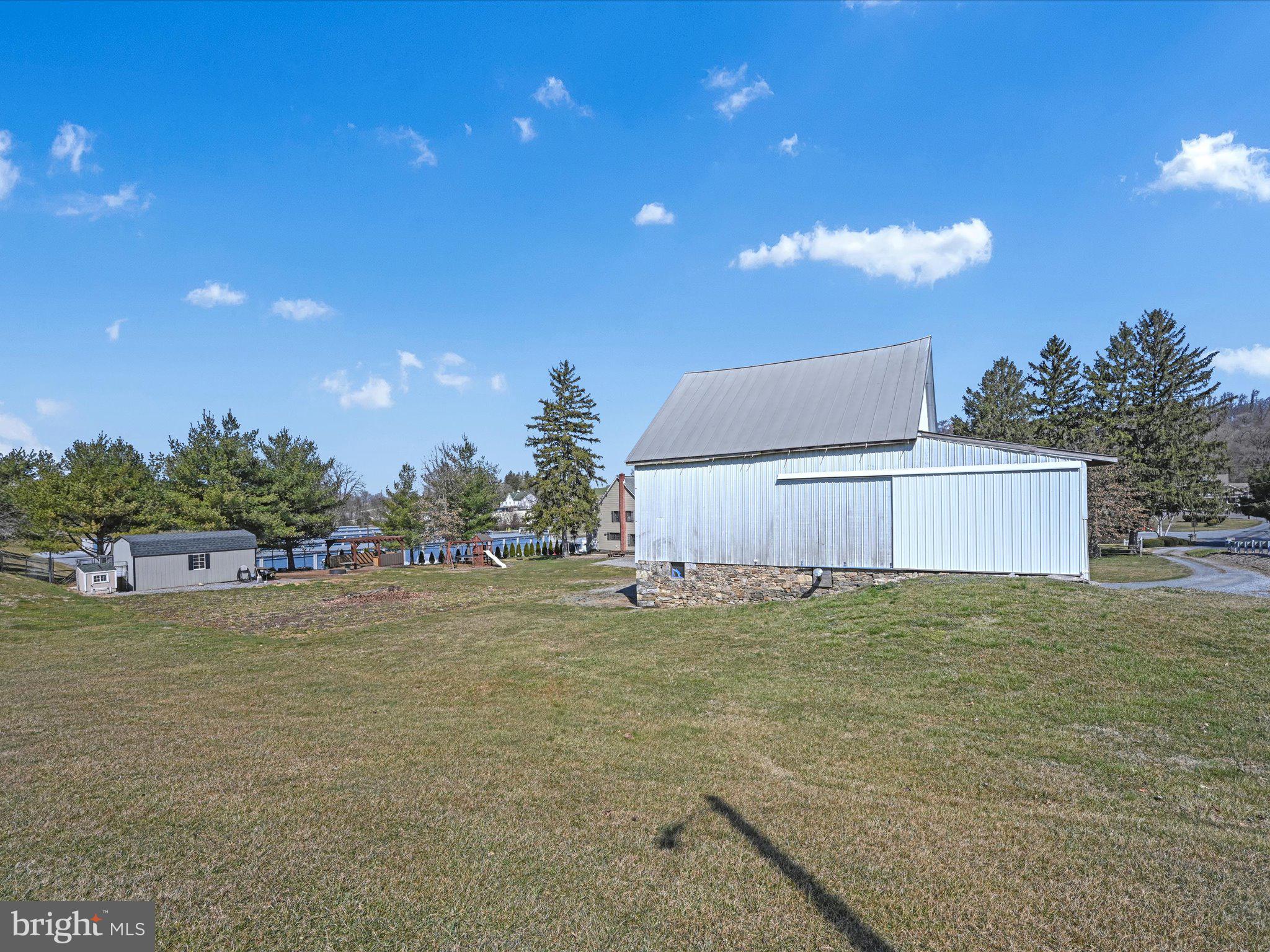328 Hill Road Womelsdorf, PA 19567 - Photo 36 of 40 Gallery Image 36