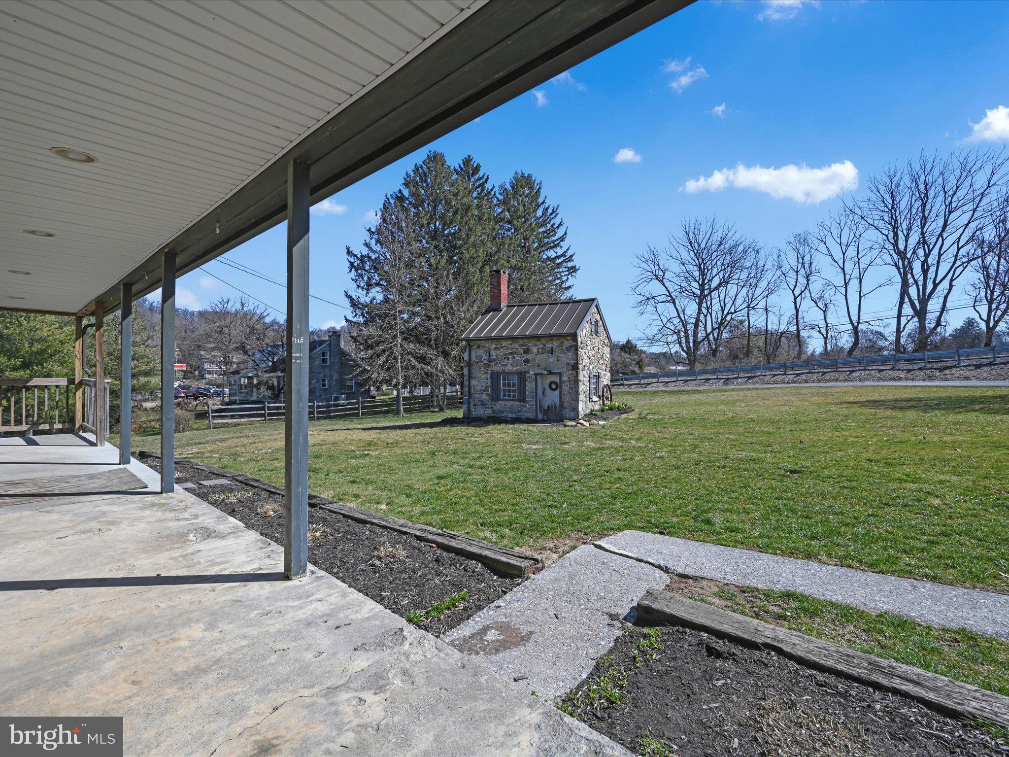 328 Hill Road Womelsdorf, PA 19567 - Photo 8 of 40 Gallery Image 8